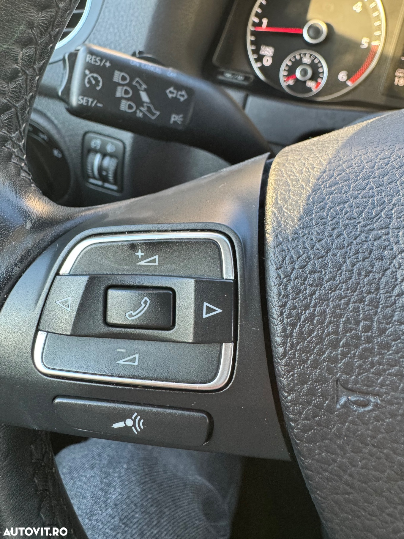 Volkswagen Golf Plus 1.6 TDI DPF Comfortline - 21