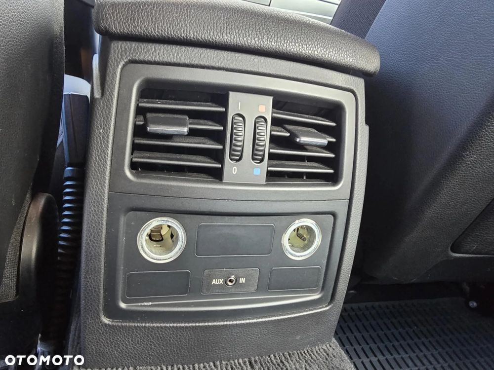 BMW Seria 5 520d Touring Special Edition - 31