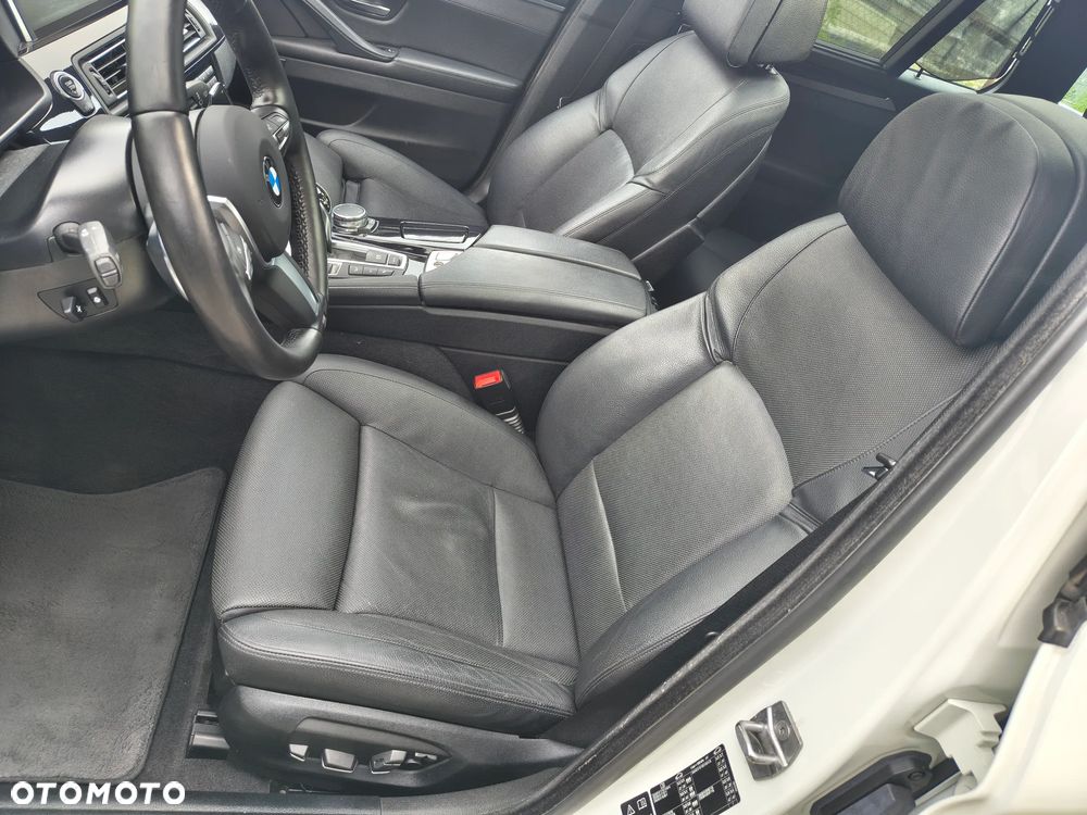 BMW Seria 5 525d xDrive Sport-Aut Luxury Line - 35