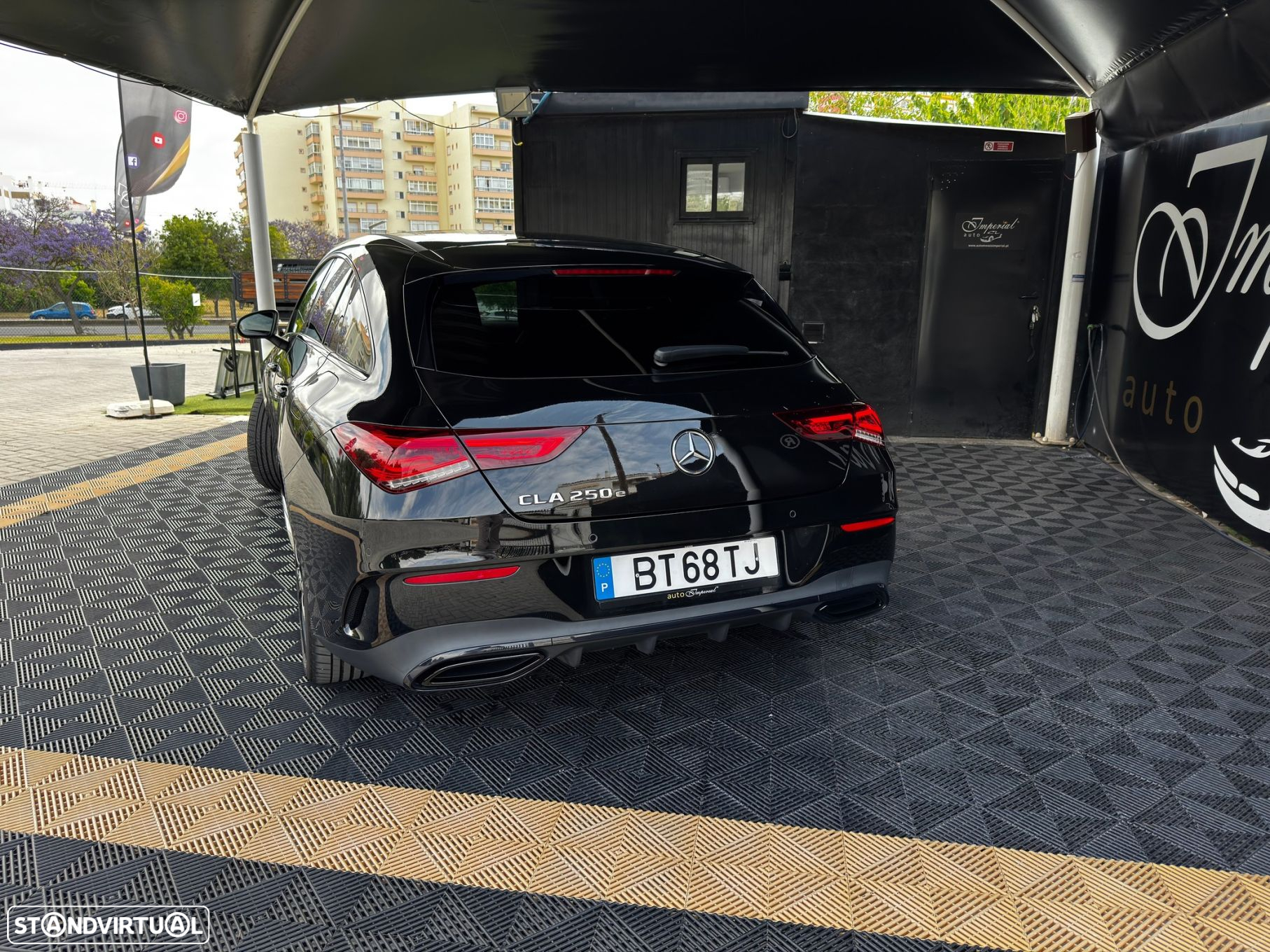Mercedes-Benz CLA 250 e Shooting Brake AMG Line - 3