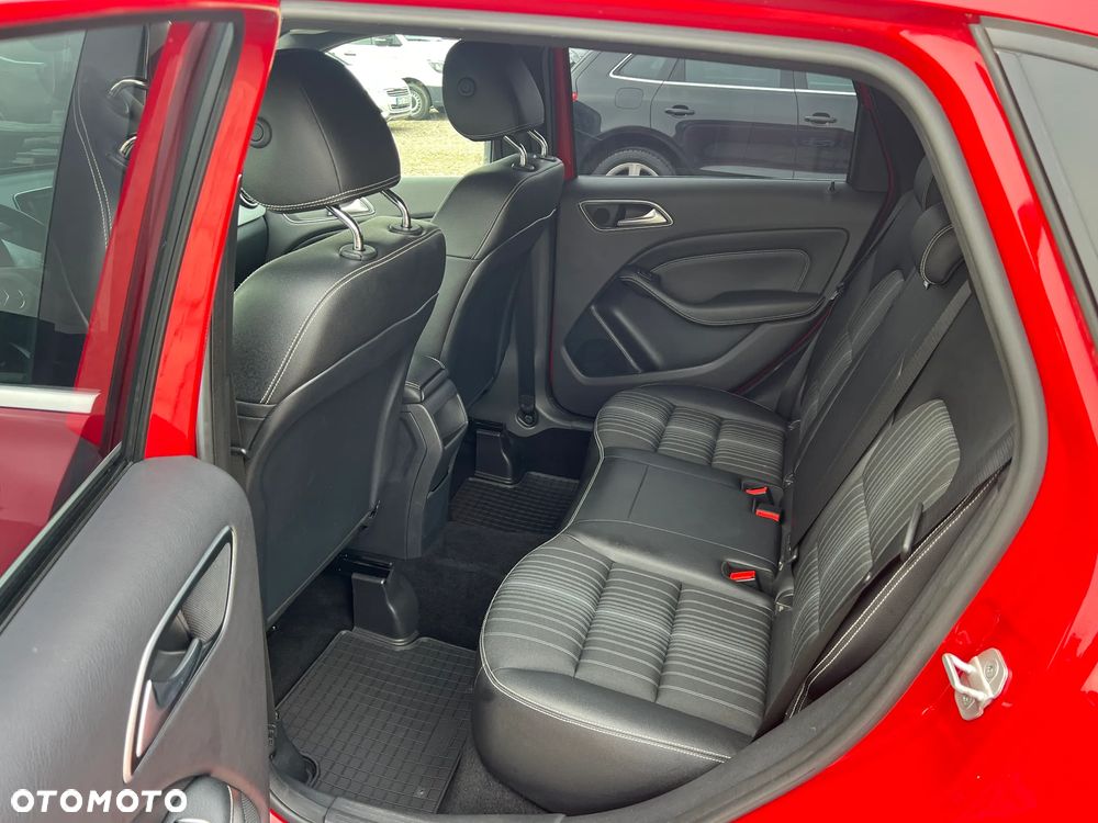 Mercedes-Benz Klasa B 200 CDI (BlueEFFICIENCY) - 23