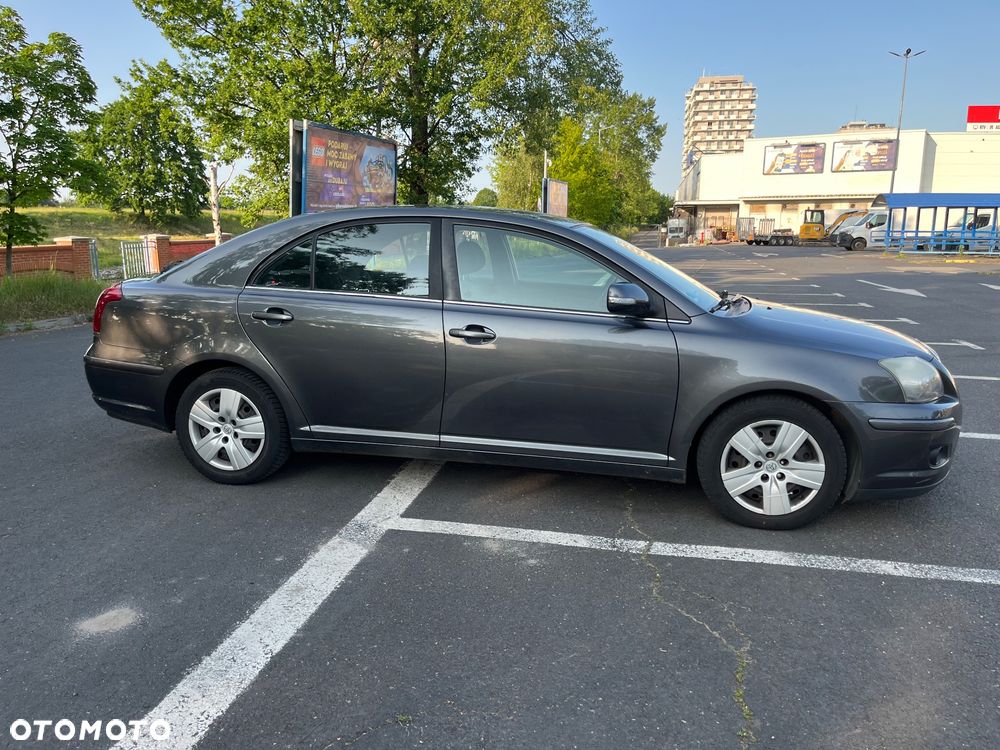 Toyota Avensis 2.0 D-4D Sol - 24