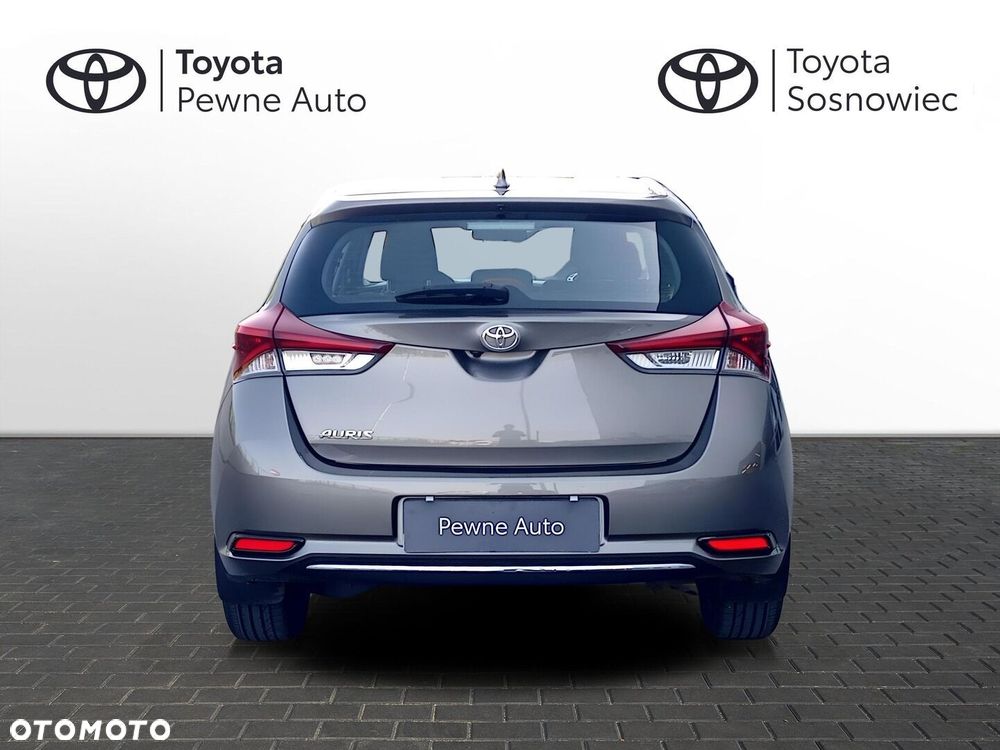 Toyota Auris - 5