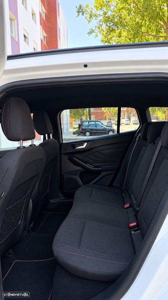 Ford Focus 1.0 EcoBoost Hybrid ST-LINE STYLE - 9