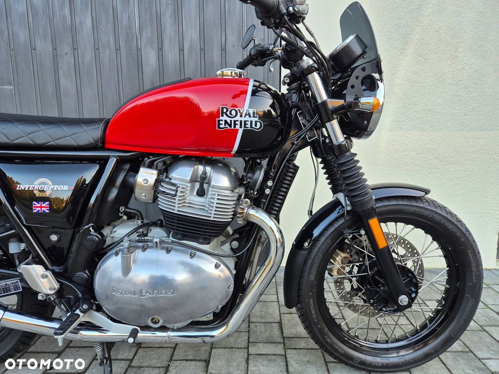 Royal Enfield Interceptor - 9
