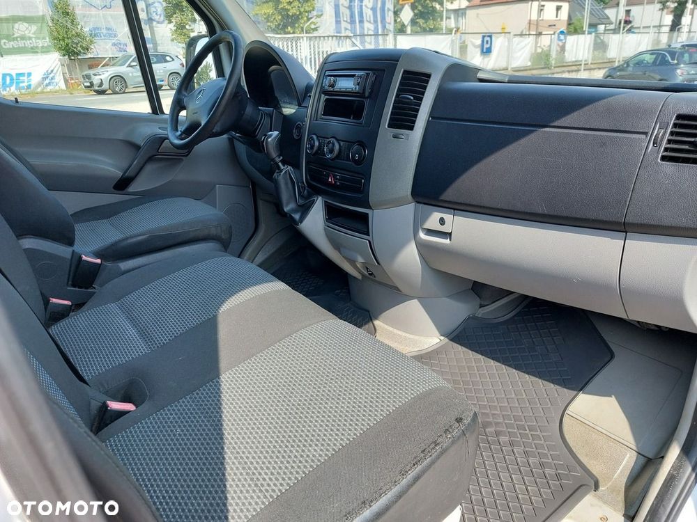 Mercedes-Benz Sprinter - 11