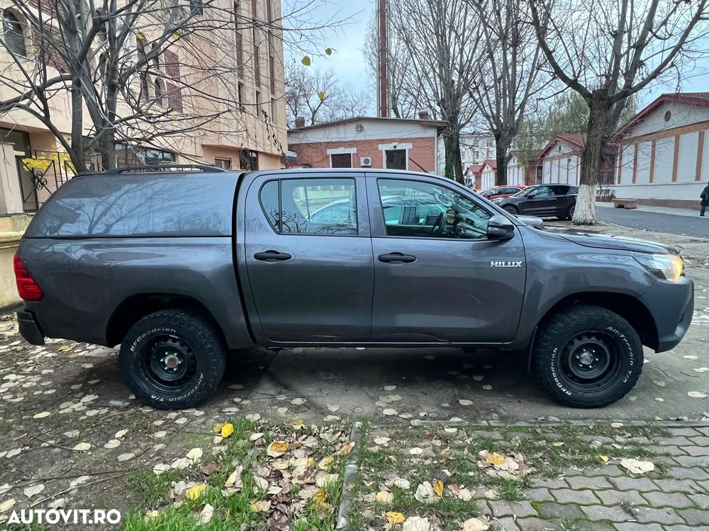 Toyota Hilux 2.4D 150CP 4x4 Double Cab 6MT Style - 3