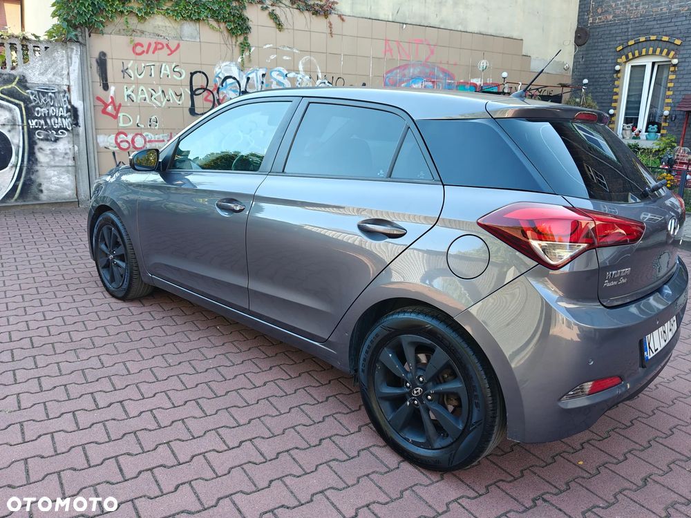 Hyundai i20 blue 1.1 CRDi Classic - 27