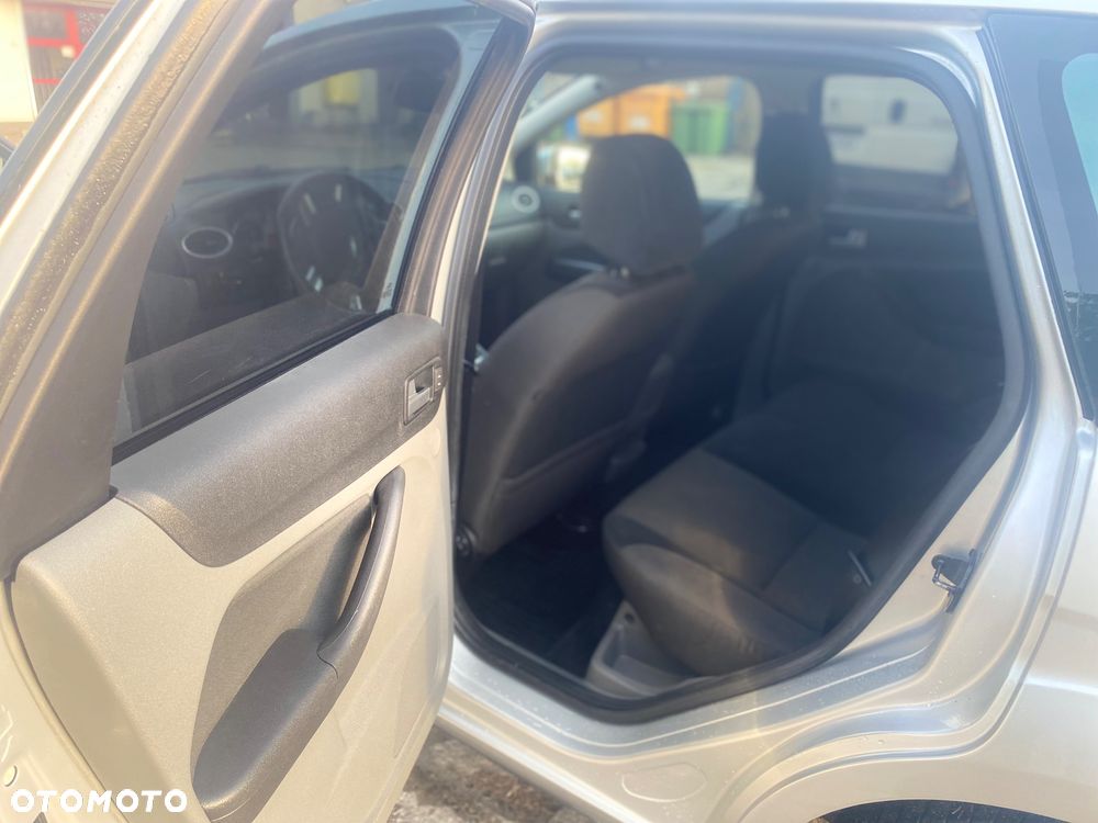 Ford Focus 1.6 Ghia - 10