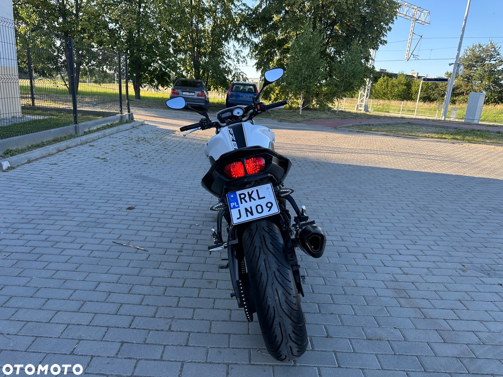 Yamaha FZ8 - 10