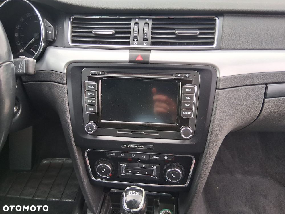 Skoda Superb 2.0 TDI DSG Elegance - 31