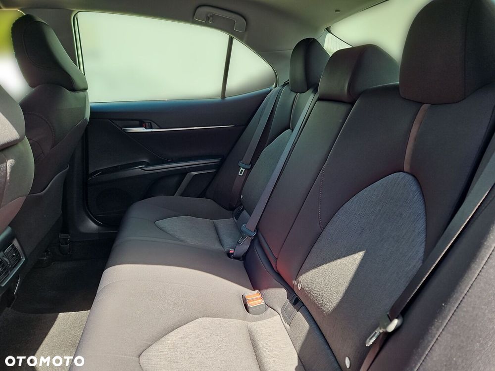 Toyota Camry - 24