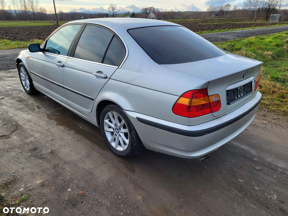 BMW Seria 3 325i - 4