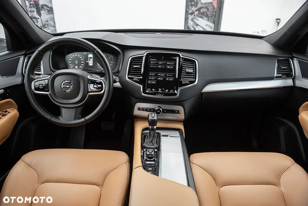 Volvo XC 90 D5 AWD R-Design - 28