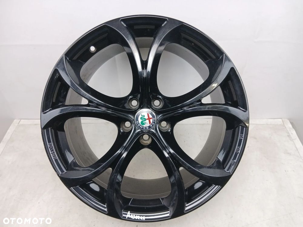 Felga Alfa Romeo Giulia KBA53034 9.5Jx19H2 ET42 - 1