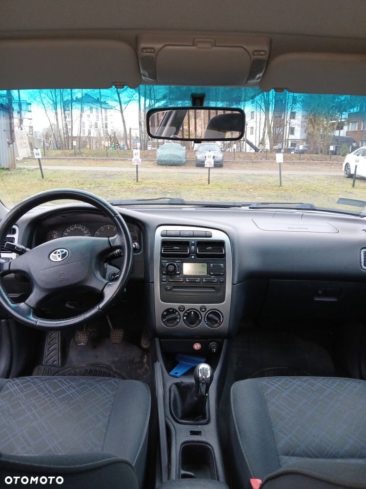 Toyota Avensis - 5