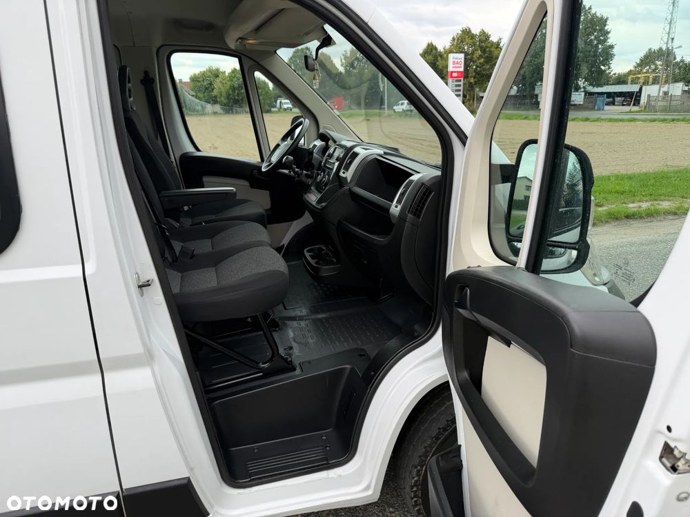Fiat Ducato * 2.3 / 130KM * DOKA / Brygadówka * Skrzyniowy * 7 Osób * - 32