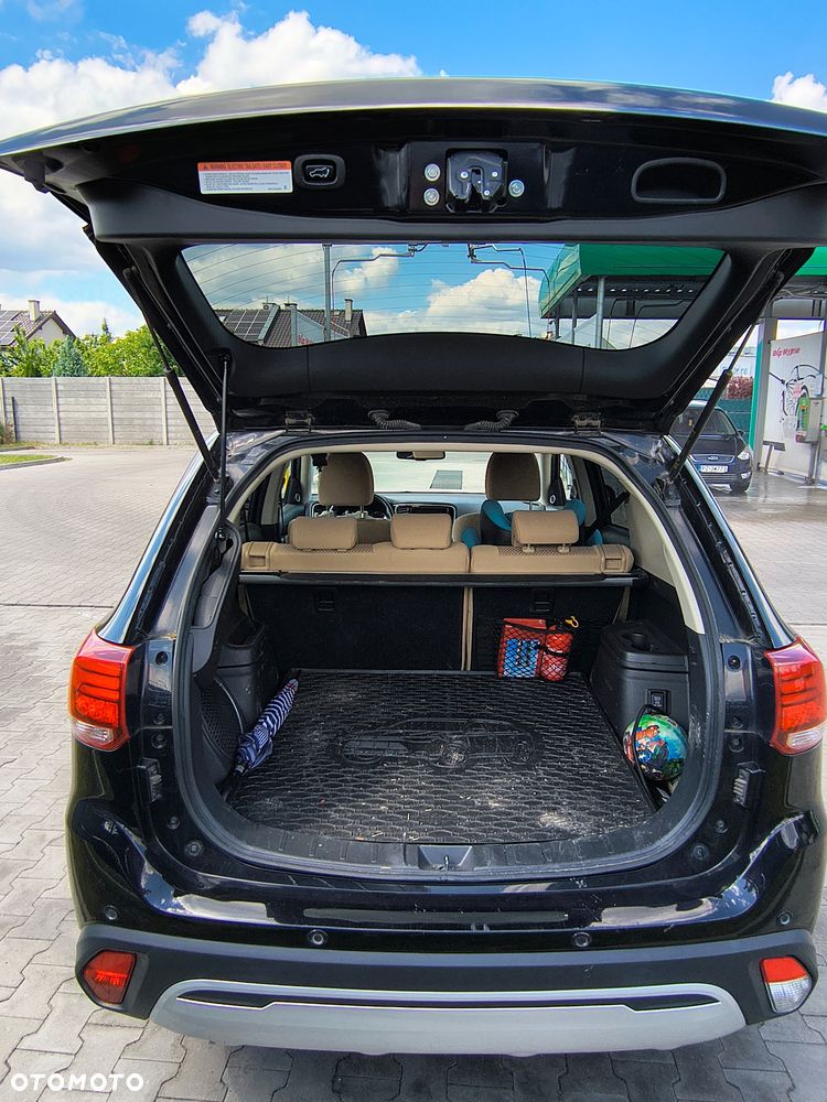 Mitsubishi Outlander 2.0 Instyle + 4WD CVT - 15