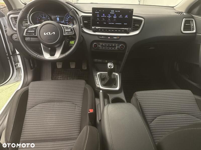 Kia Ceed 1.5 T-GDI M - 21
