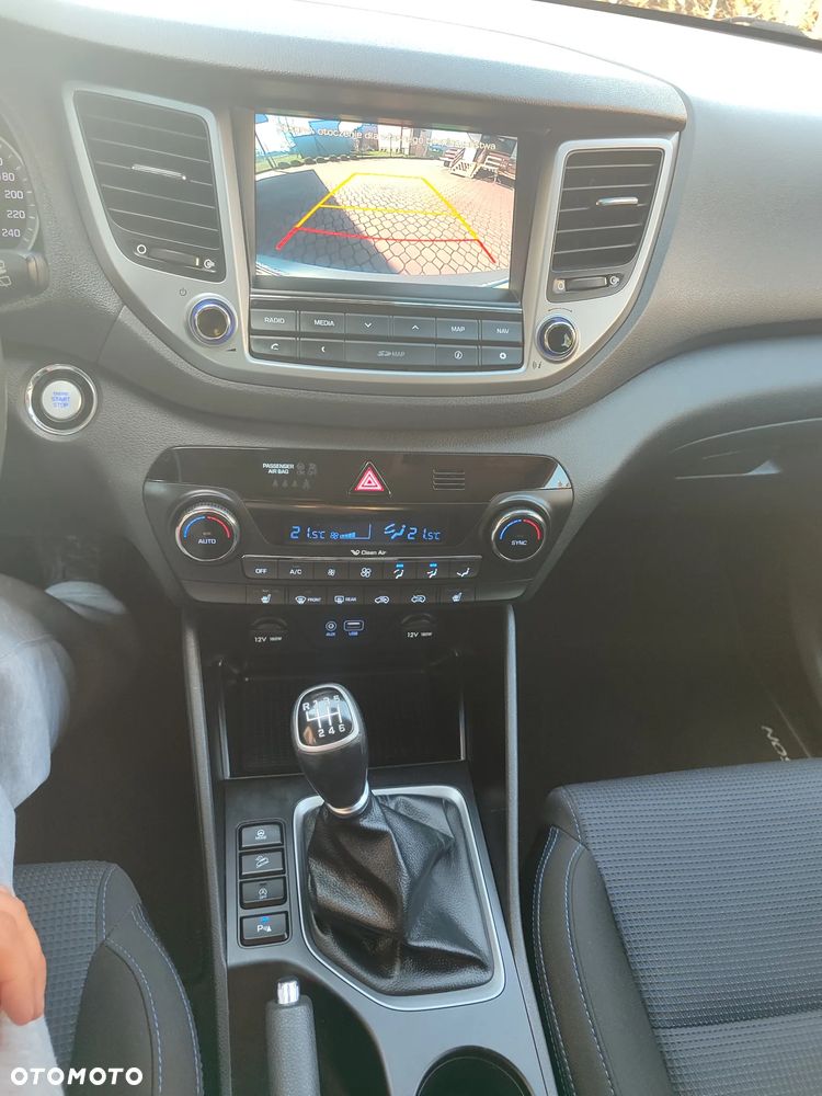 Hyundai Tucson blue 1.7 CRDi 2WD Style - 14