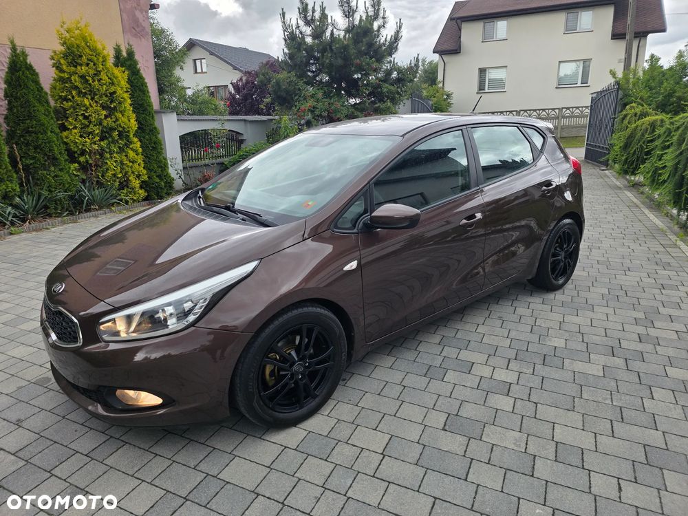 Kia Ceed 1.6 GDI Dream-Team Edition - 23
