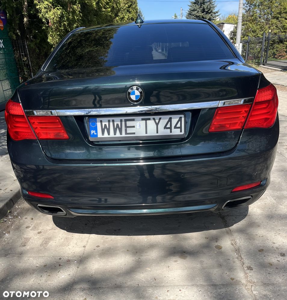 BMW Seria 7 740i - 13