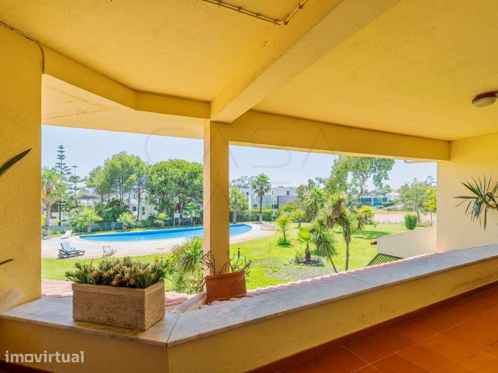 Apartamento T2+1 com Terraço Coberto e Vista para Lago e Piscina | ... - Grande imagem: 2/25