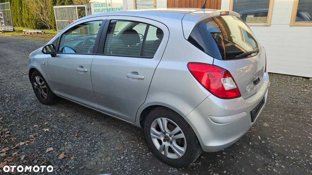 Opel Corsa 1.2 16V Enjoy - 4