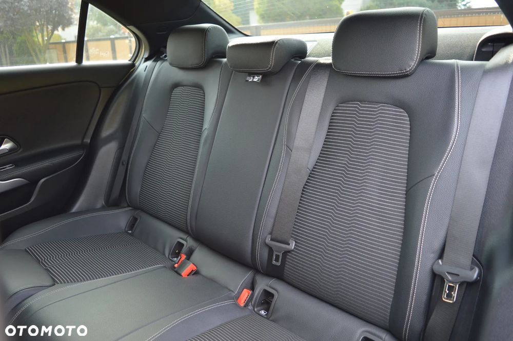 Mercedes-Benz Klasa A 180 d Progressive 7G-DCT - 21