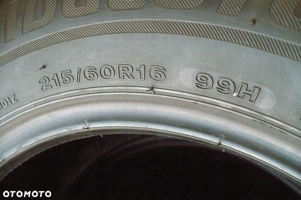 BRIDGESTONE Blizzak LM001 215/60R16 7,9mm 2022 - 2