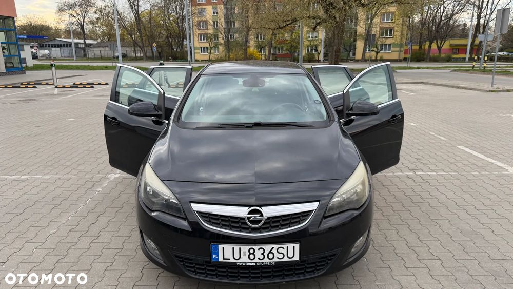 Opel Astra 1.6 Turbo - 8