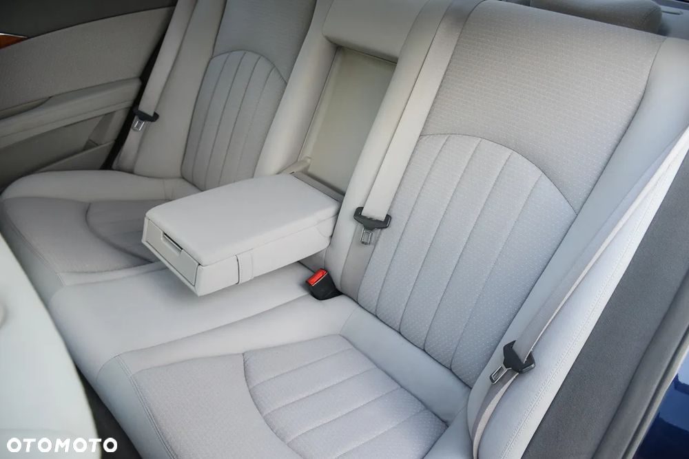 Mercedes-Benz Klasa E 500 4-Matic Avantgarde - 38