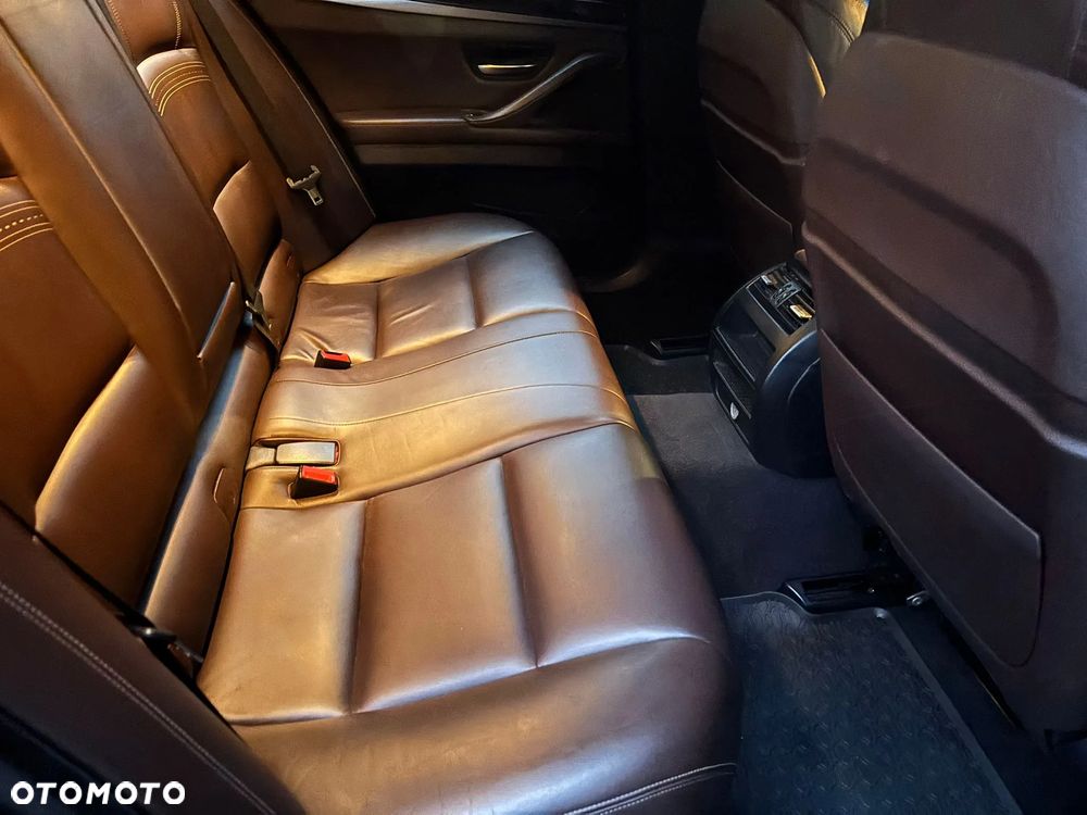 BMW Seria 5 525d - 16