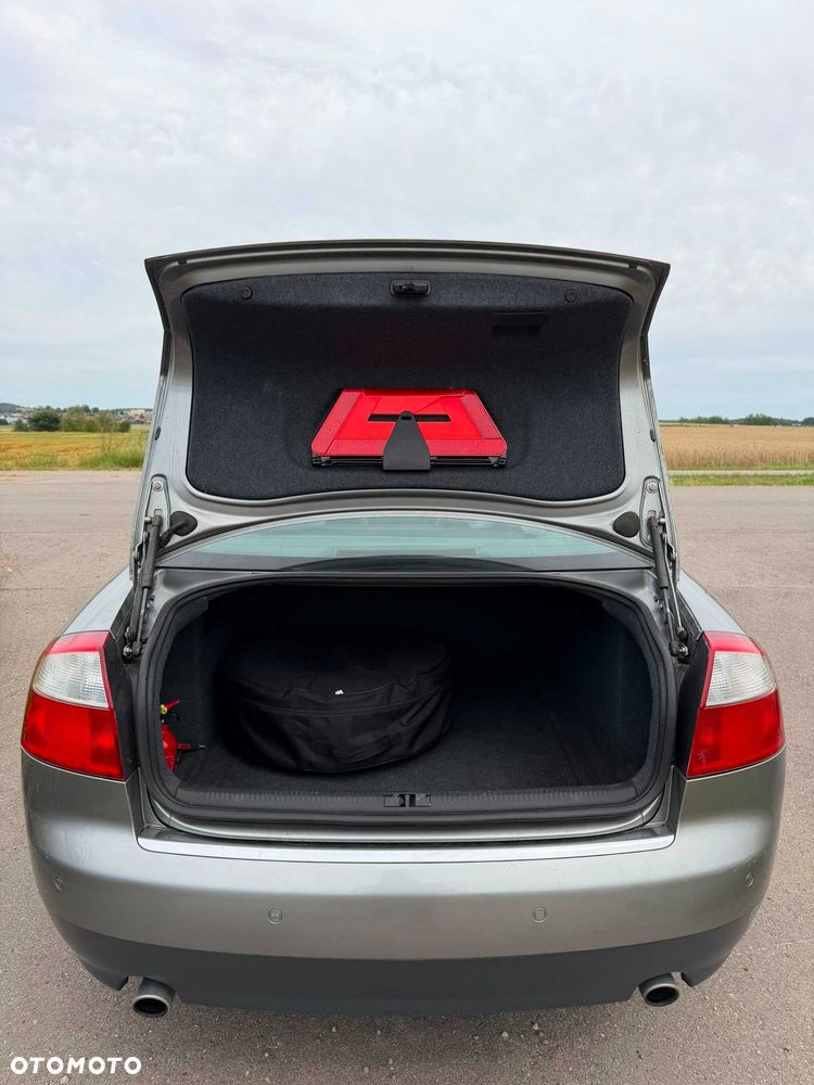 Audi A4 Limousine - 5
