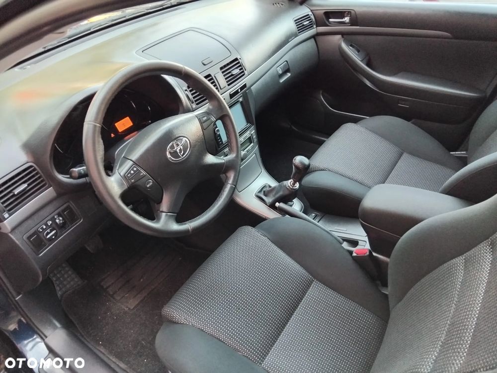 Toyota Avensis 2.0 VVT-i Combi Edition - 10