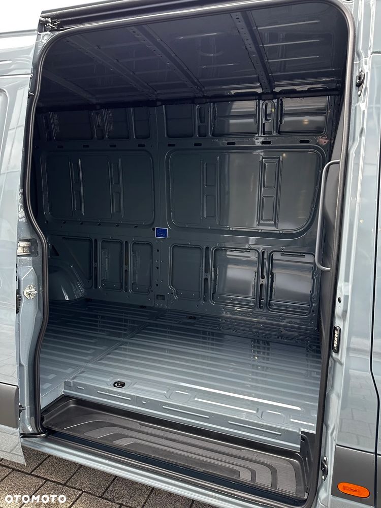 Mercedes-Benz Sprinter - 22