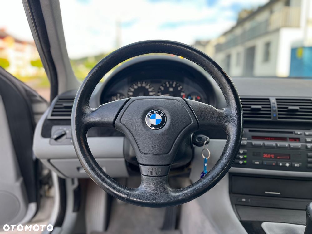 BMW Seria 3 320i - 16