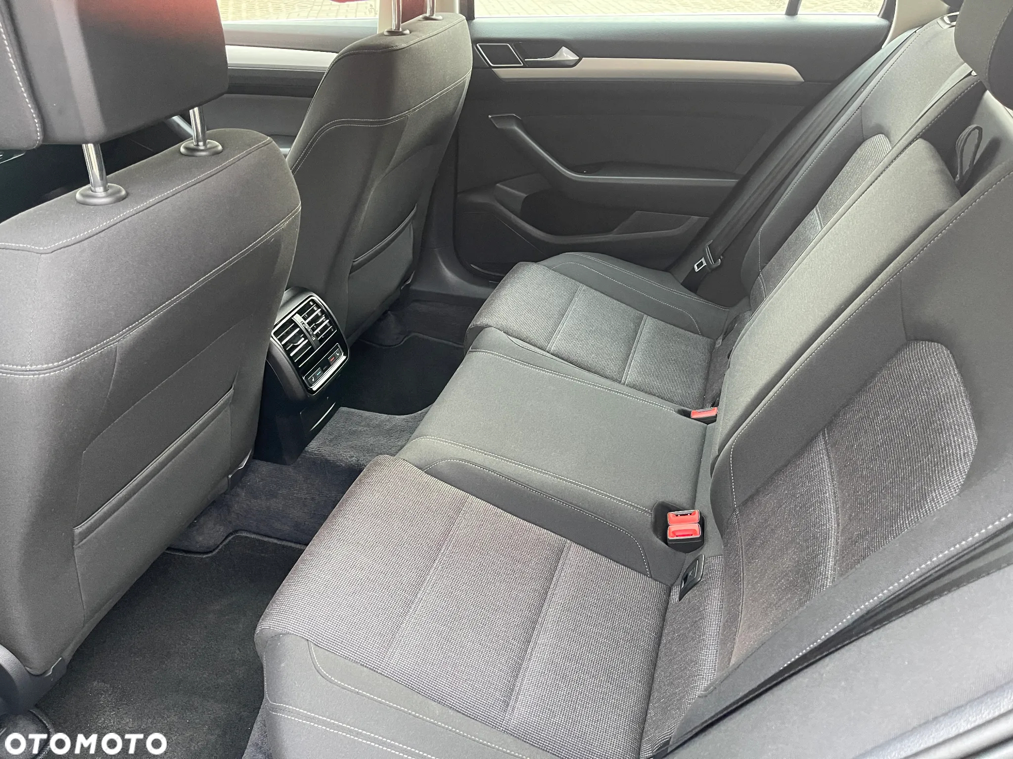 Volkswagen Passat 2.0 TDI BMT Comfortline DSG - 5