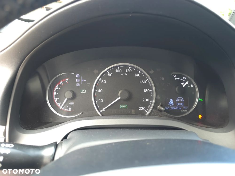 Lexus CT 200h Prestige - 11