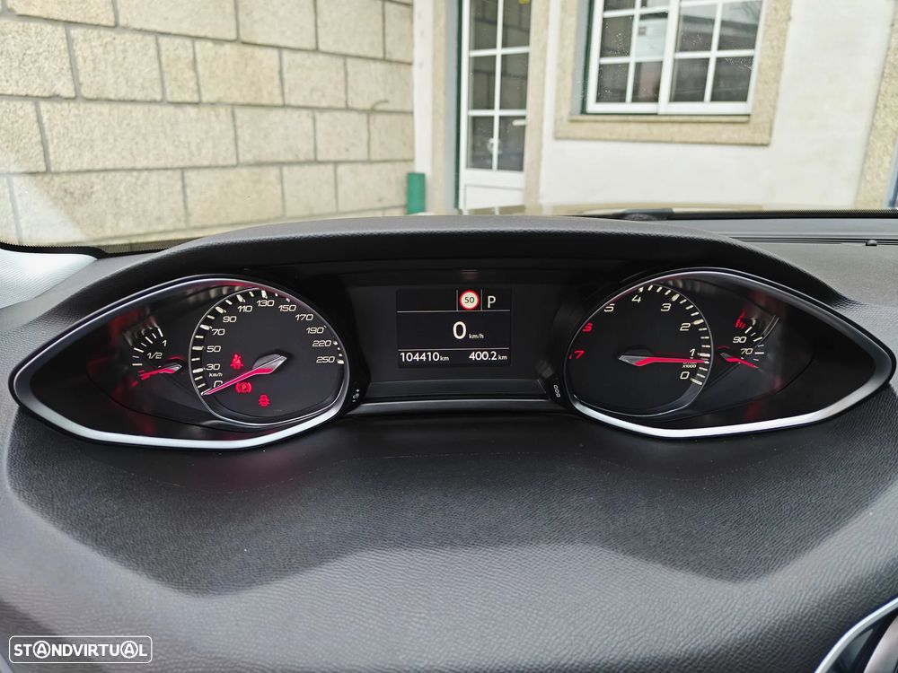 Peugeot 308 1.2 PureTech Allure Pack EAT8 - 21