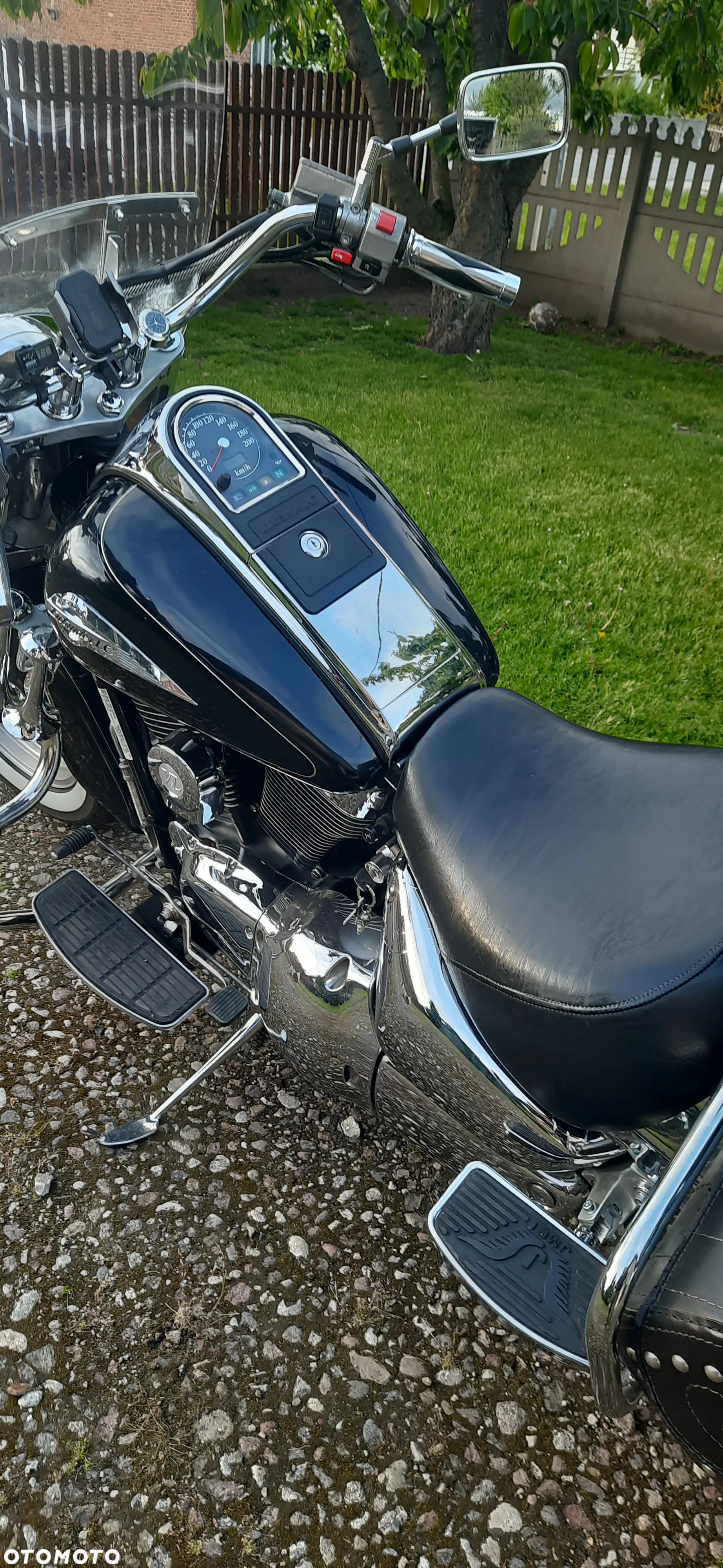 Suzuki Intruder - 10