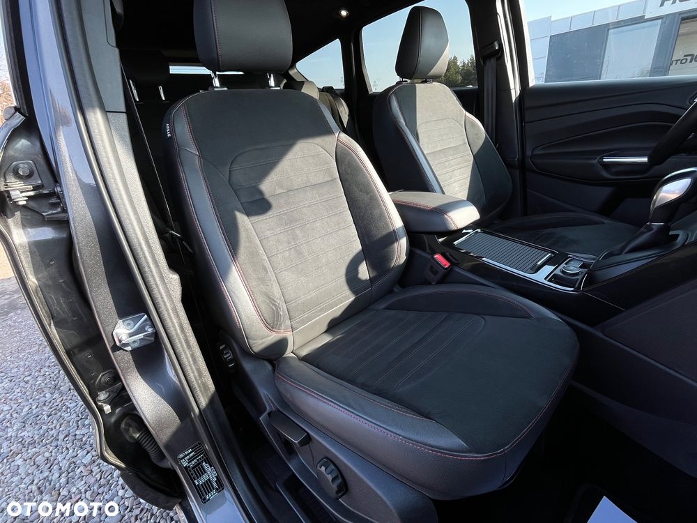 Ford Kuga 2.0 EcoBoost 4x4 ST-Line - 23