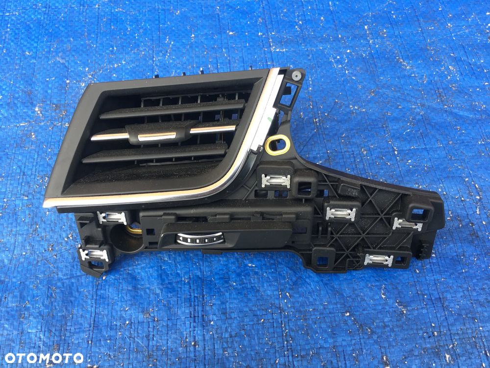 Audi Q7 SQ7 4M /  4M8820901  / Kratka Nawiewu Lewa / ORYGINAŁ - 1