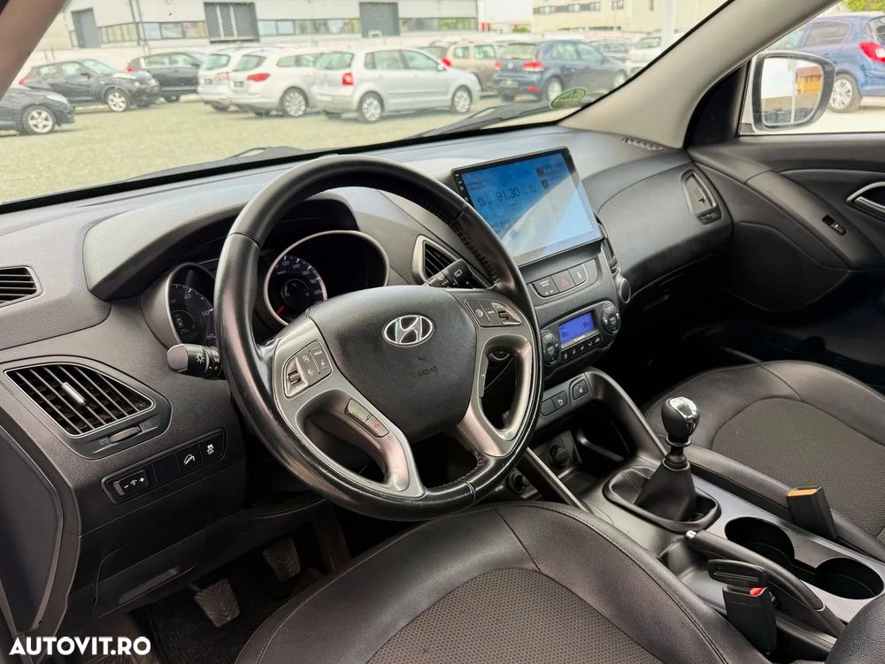 Hyundai ix35 1.7 CRDI 2WD blue Finale Silver - 17