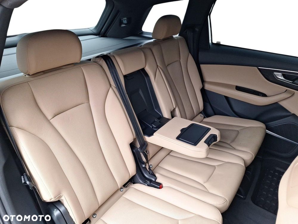 Audi Q7 - 12