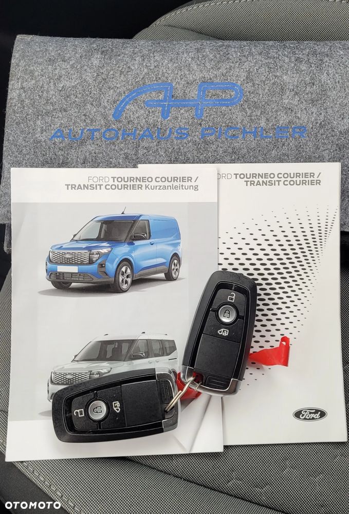 Ford Transit Courier - 16