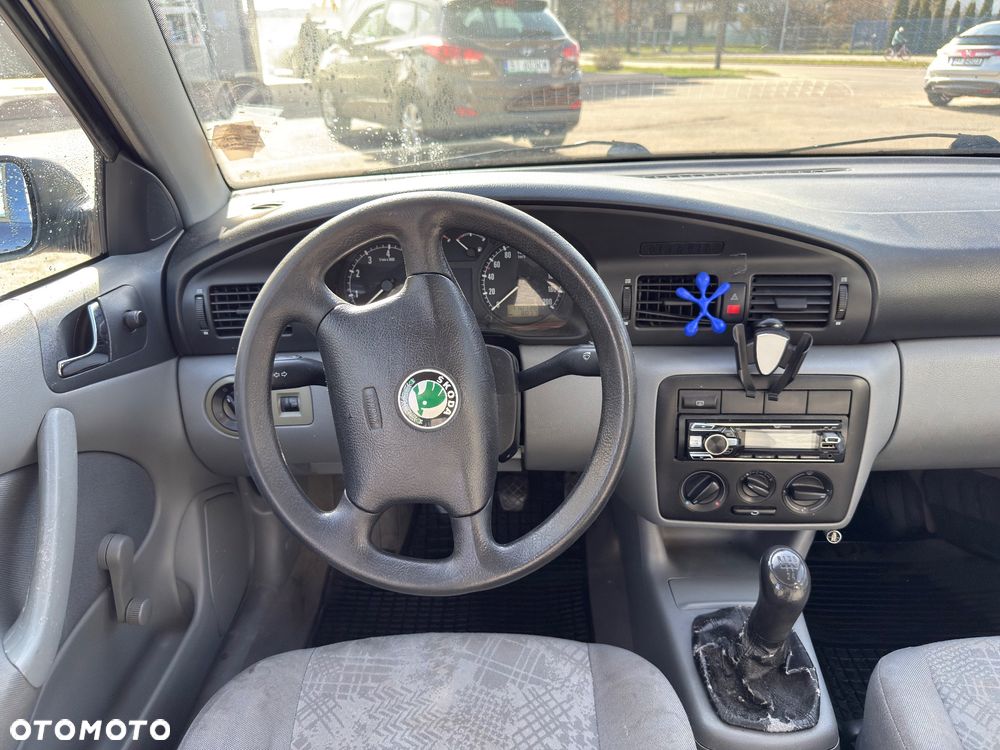 Skoda Octavia 1.6 LX - 9