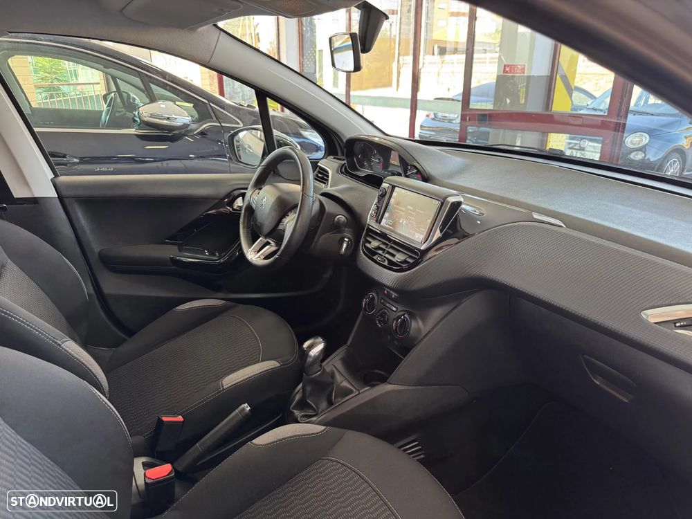 Peugeot 208 1.2 PureTech Style - 19