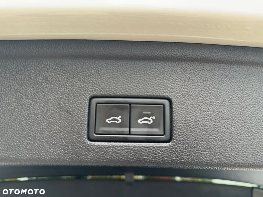 Volkswagen Touareg 3.0 V6 TDI 4Motion R-Line - 16