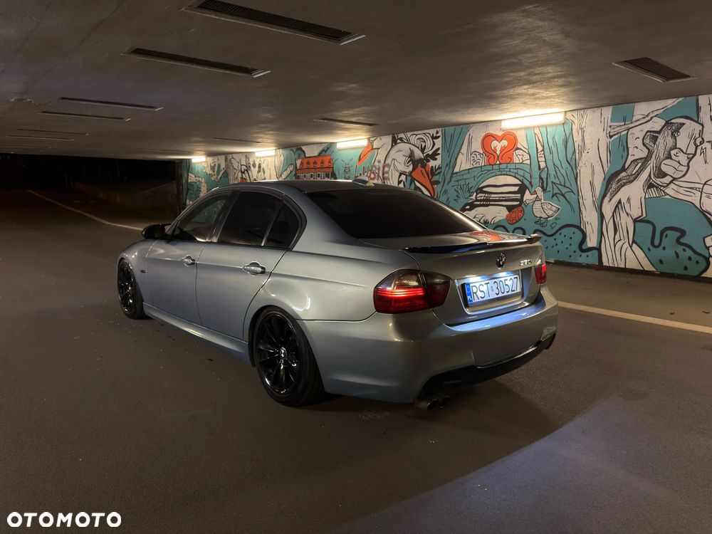 BMW Seria 3 330i - 3